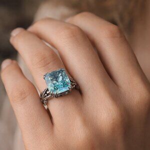 Elegant Emerald Cut Aquamarine & Silver Gemstone Ring